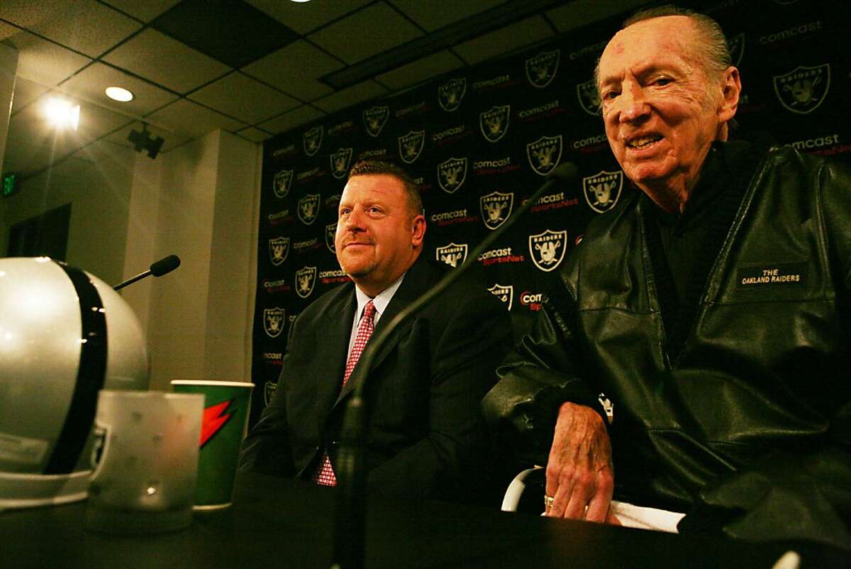 Tom Cable is announced as the New Raiders head coach by the team's owner Al Davis during a press conference at Raiders Headquarters on Wednesday Feb. 4, 2009 in Alameda, Calif.