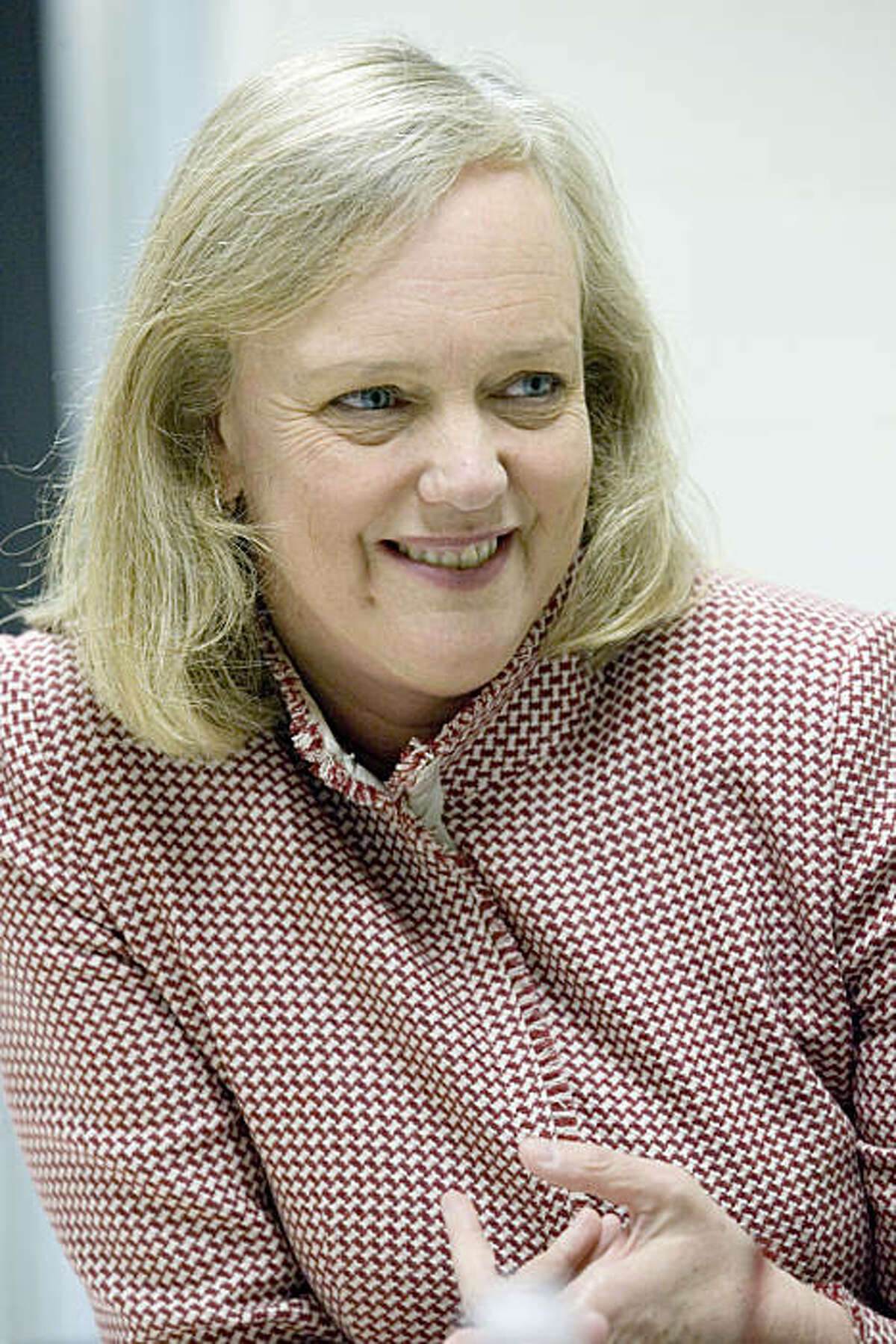 Republican gubernatorial candidate Meg Whitman talks with Chronicle columnist Debra J. Saunders (not pictured) after Whitman toured the Union Pacific Intermodal Facility in in Oakland, Calif. on Tuesday, March 9, 2010. Kat Wade / Special to the Chronicle
