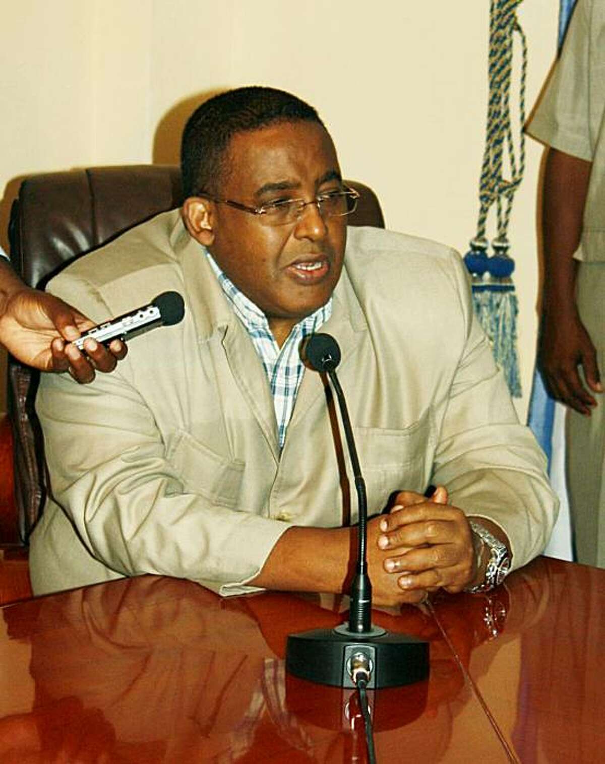 Somalia prime minister resigns