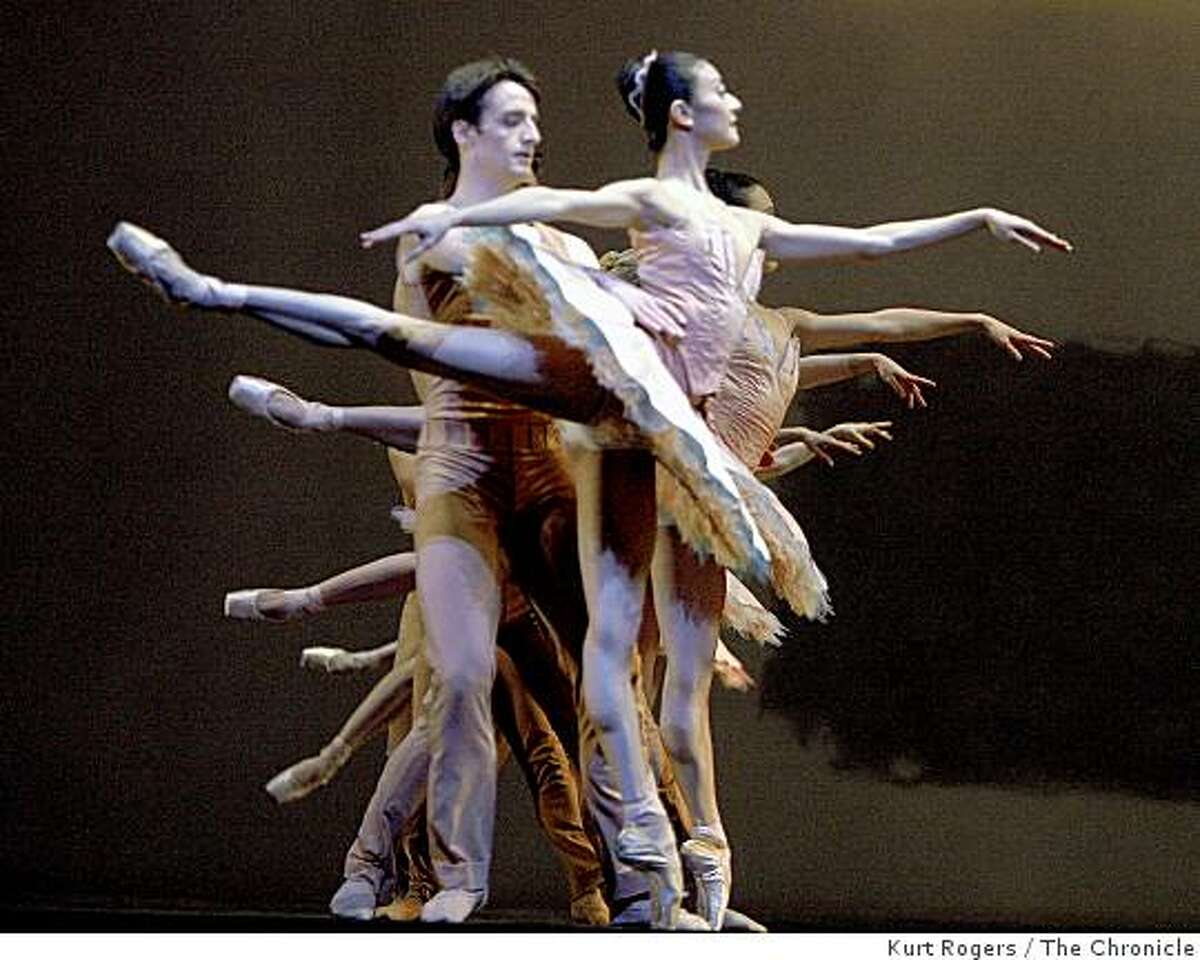 Dance review: Ballet sizzles 'In the Middle'