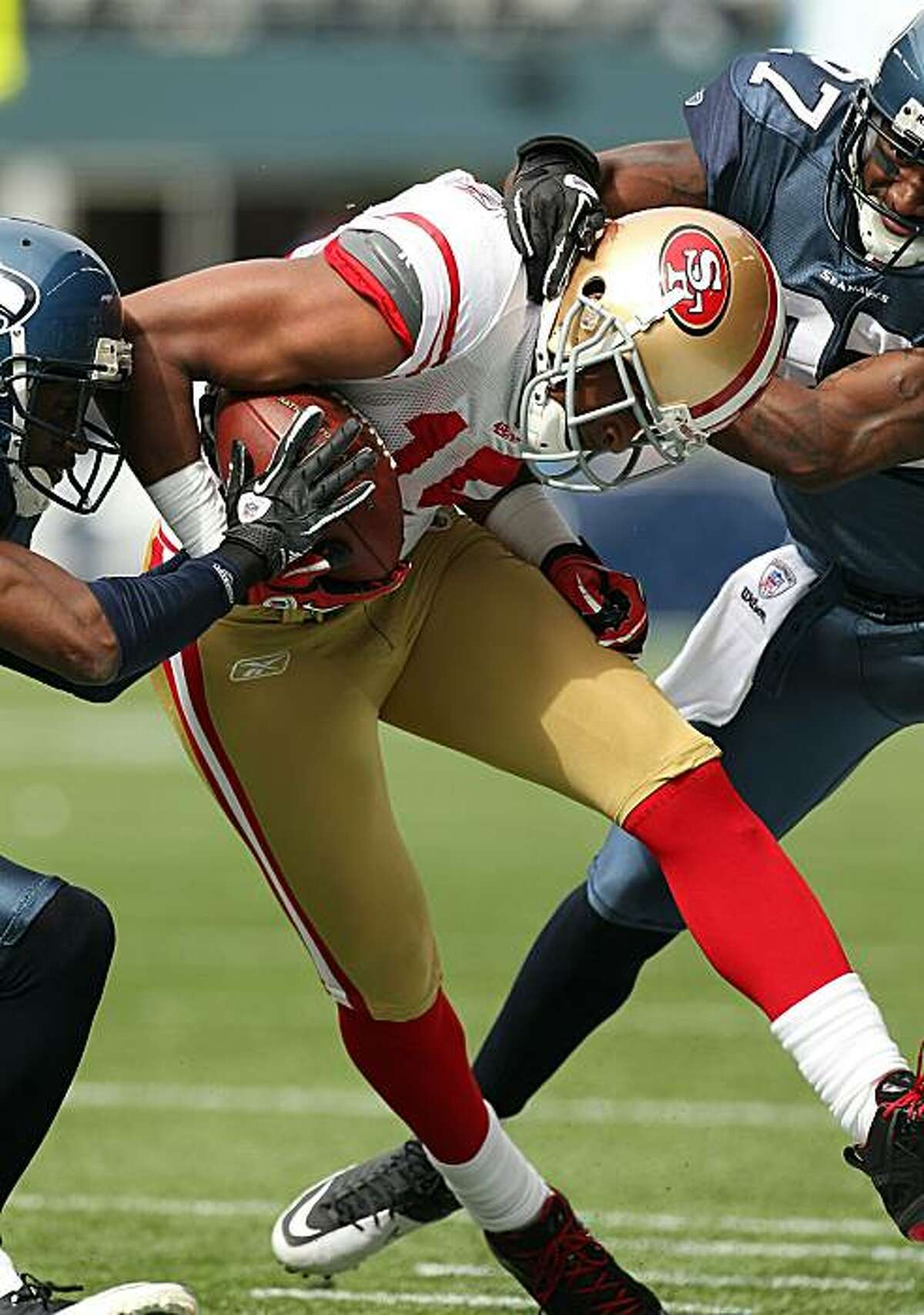 The 49ers number 15 Michael Crabtree making an amazing one-handed catch.