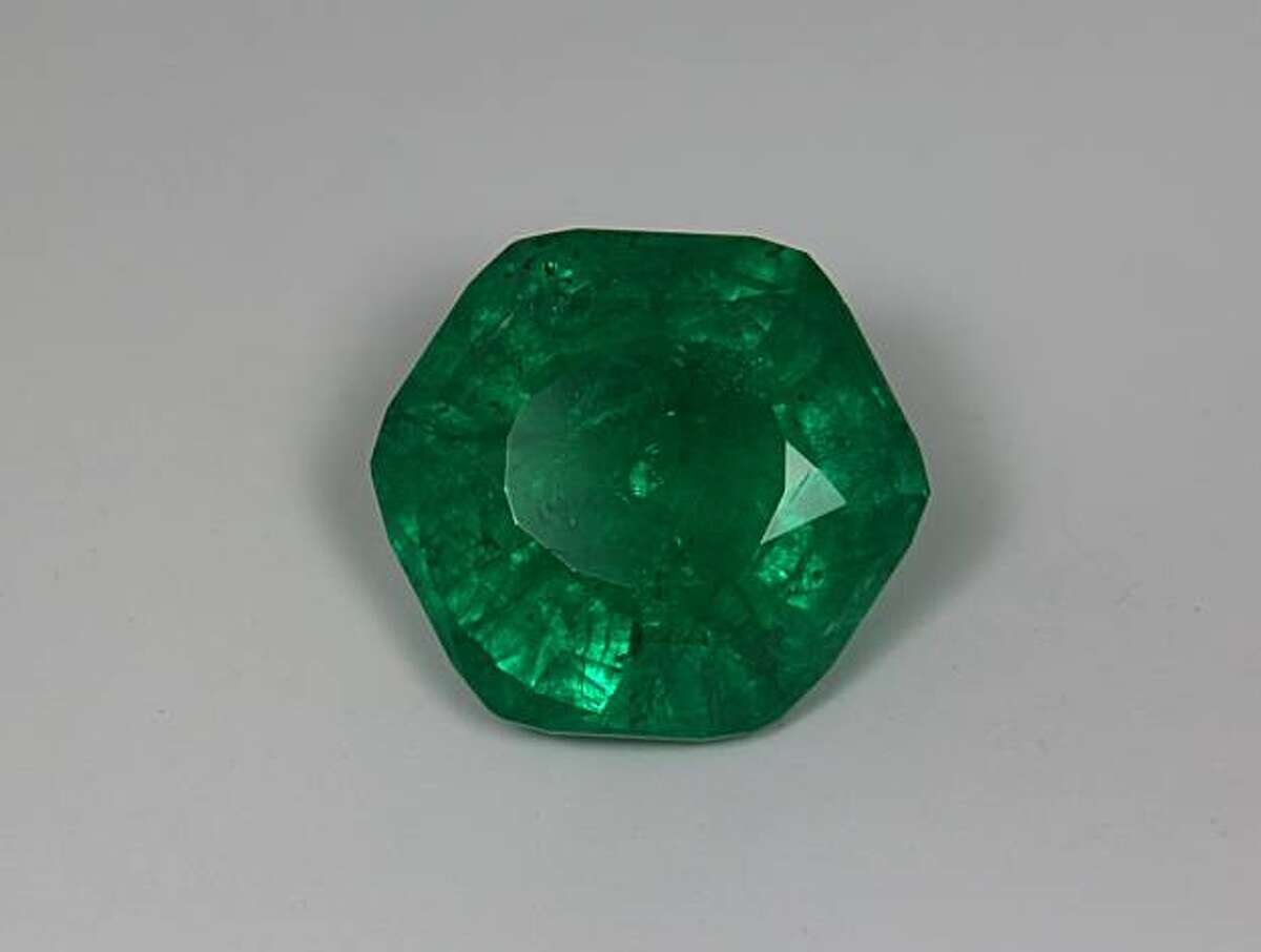 Huge emerald discovered in North Carolina
