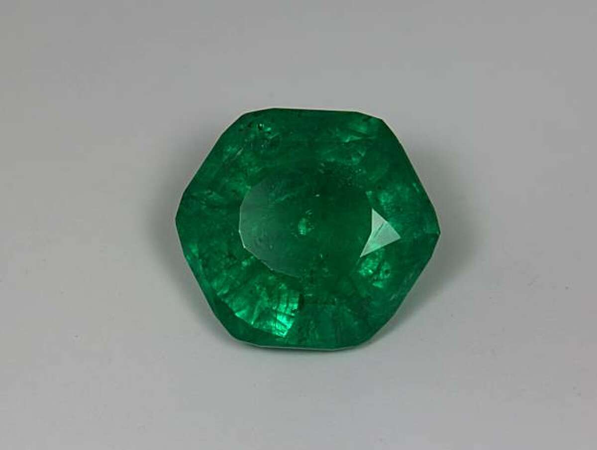 Huge emerald discovered in North Carolina