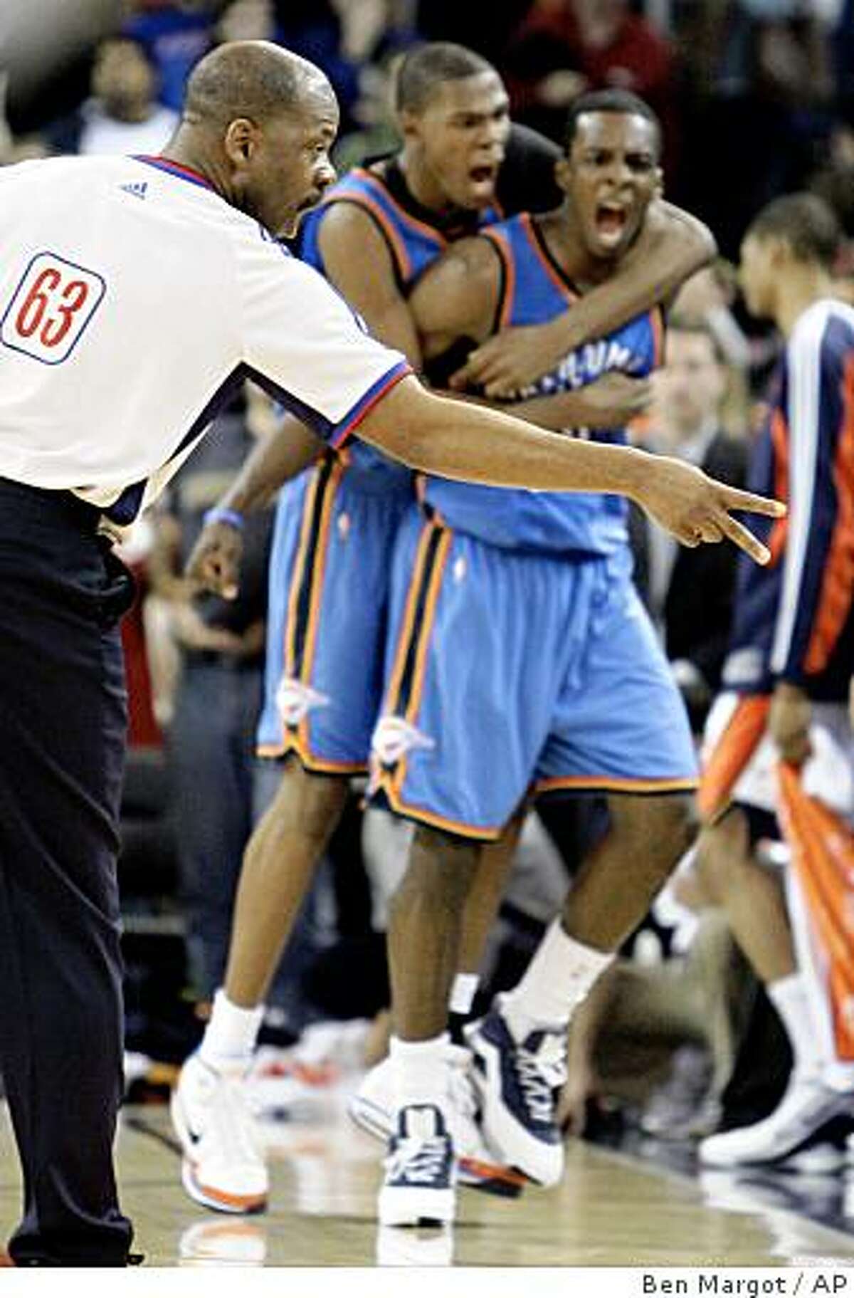 Thunder beat Warriors in pointfest