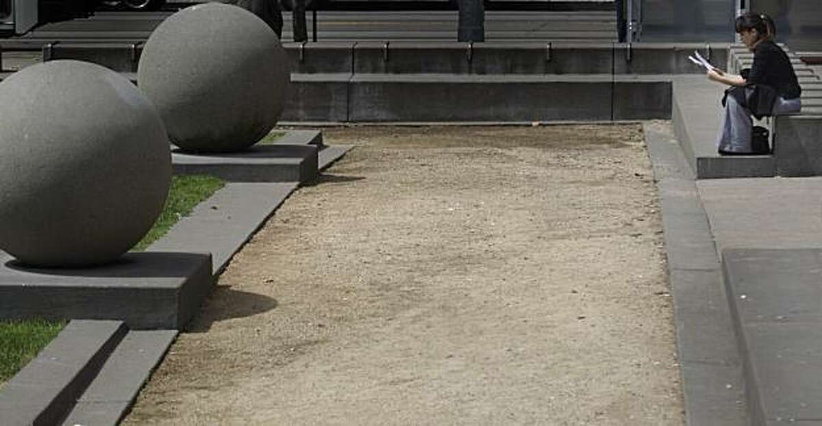 Business owners craft plan for bocce ball courts