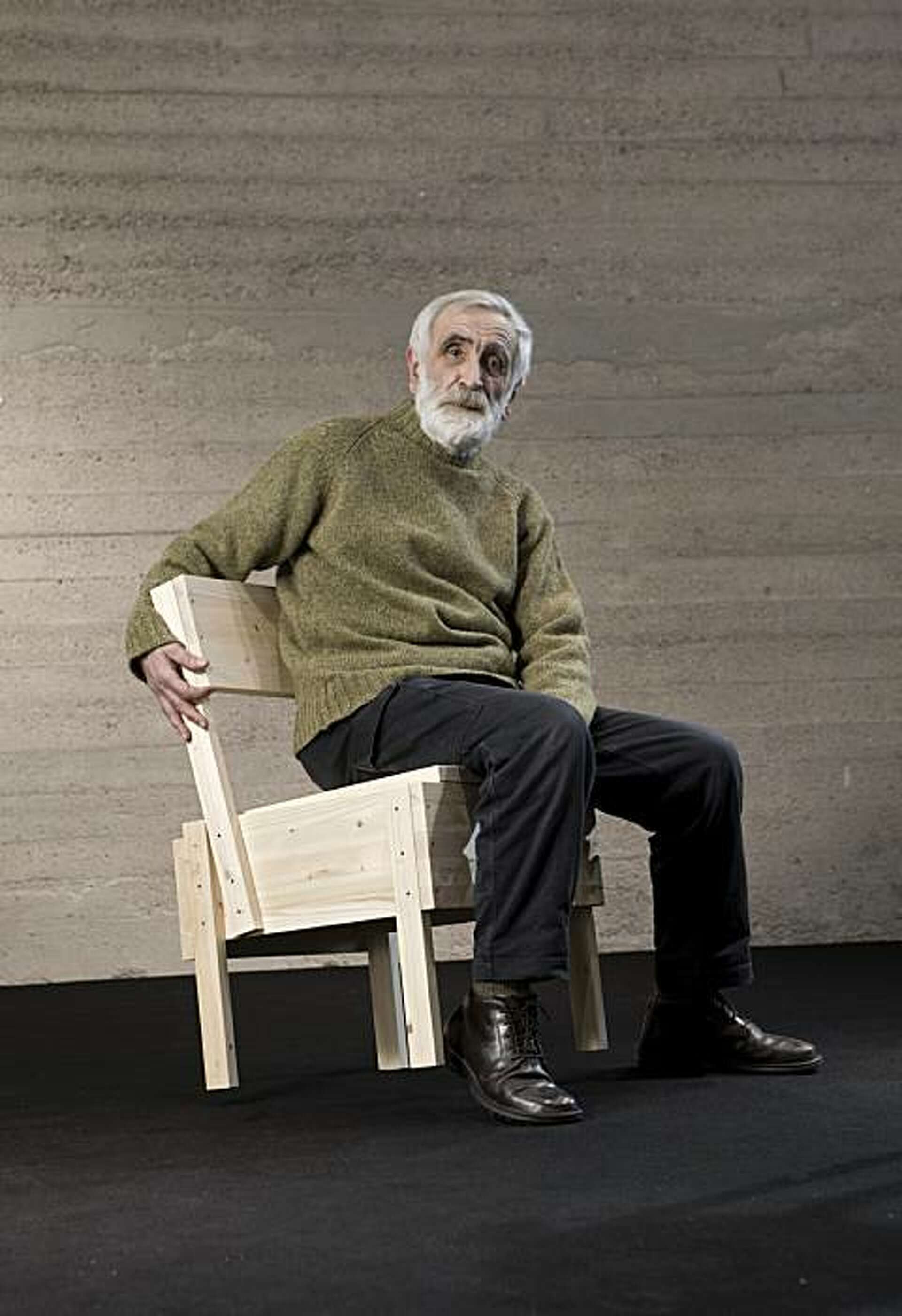 Kit lets you make, customize your own Sedia chair