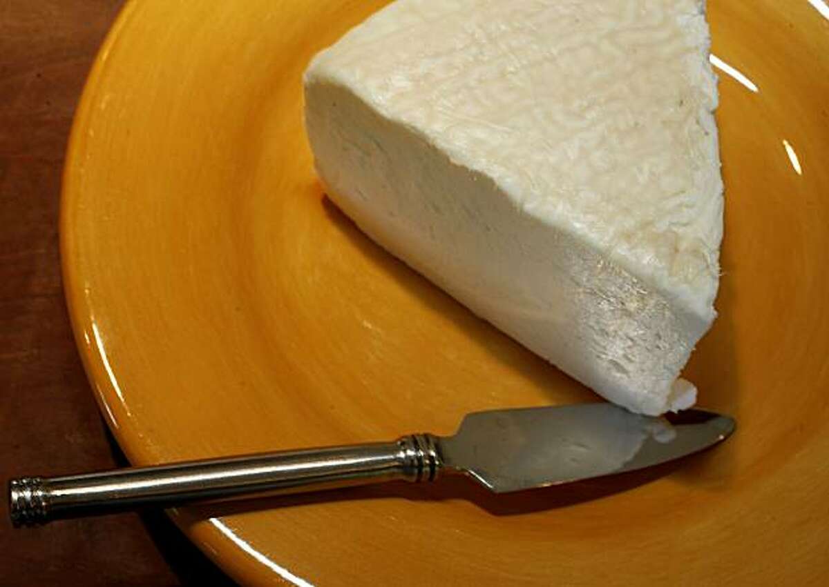 Tomme Perigourdine is a white creamy goats milk cheese from France.