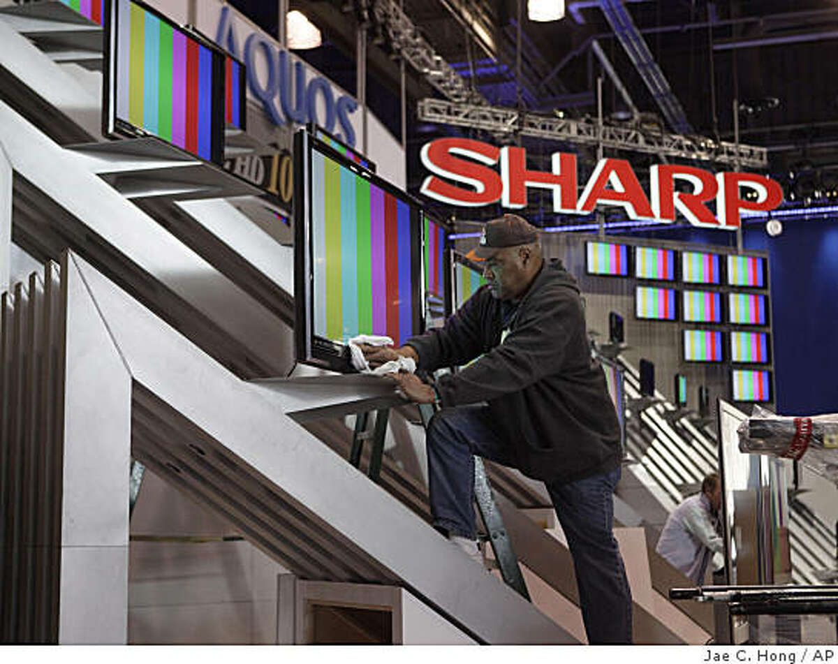 Fancy TVs, fun telescopes at Vegas tech expo