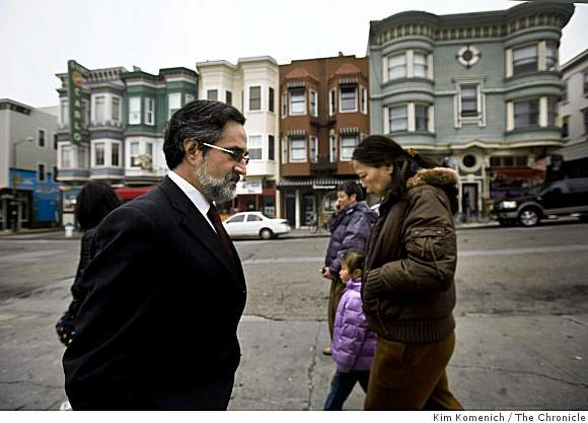 Outgoing San Francisco Board of Supervisors President Aaron Peskin Walks on Green Street in San Francisco's North Beach on Wednesday, Dec. 31, 2008.