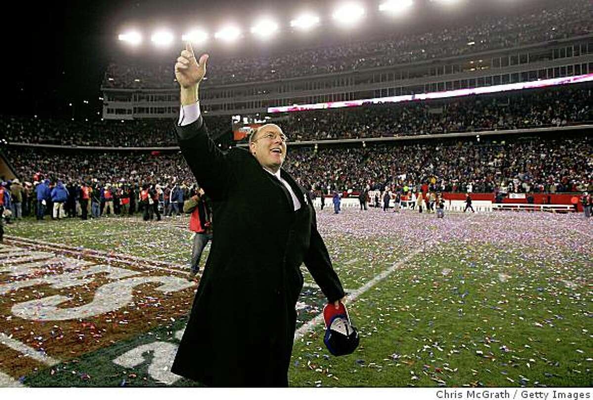 FOXBORO, MA - JANUARY 20: Vice President of player personnel Scott Pioli of the New England Patriots celebrates after the Patriots 21-12 win against the San Diego Chargers during the AFC Championship Game on January 20, 2008 at Gillette Stadium in Foxboro, Massachusetts. (Photo by Chris McGrath/Getty Images)