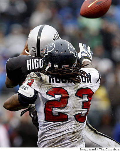 Johnnie Higgins Lee (#15) of the Oakland Raiders dances through