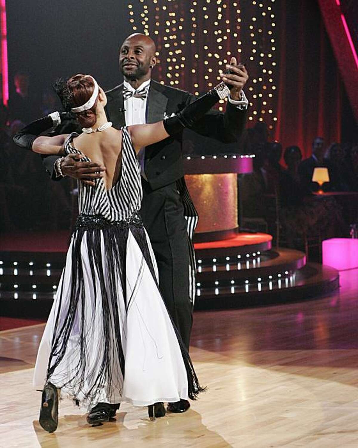 Jerry Rice on Dancing with the Stars – From Gridiron Great to Ballroom Star