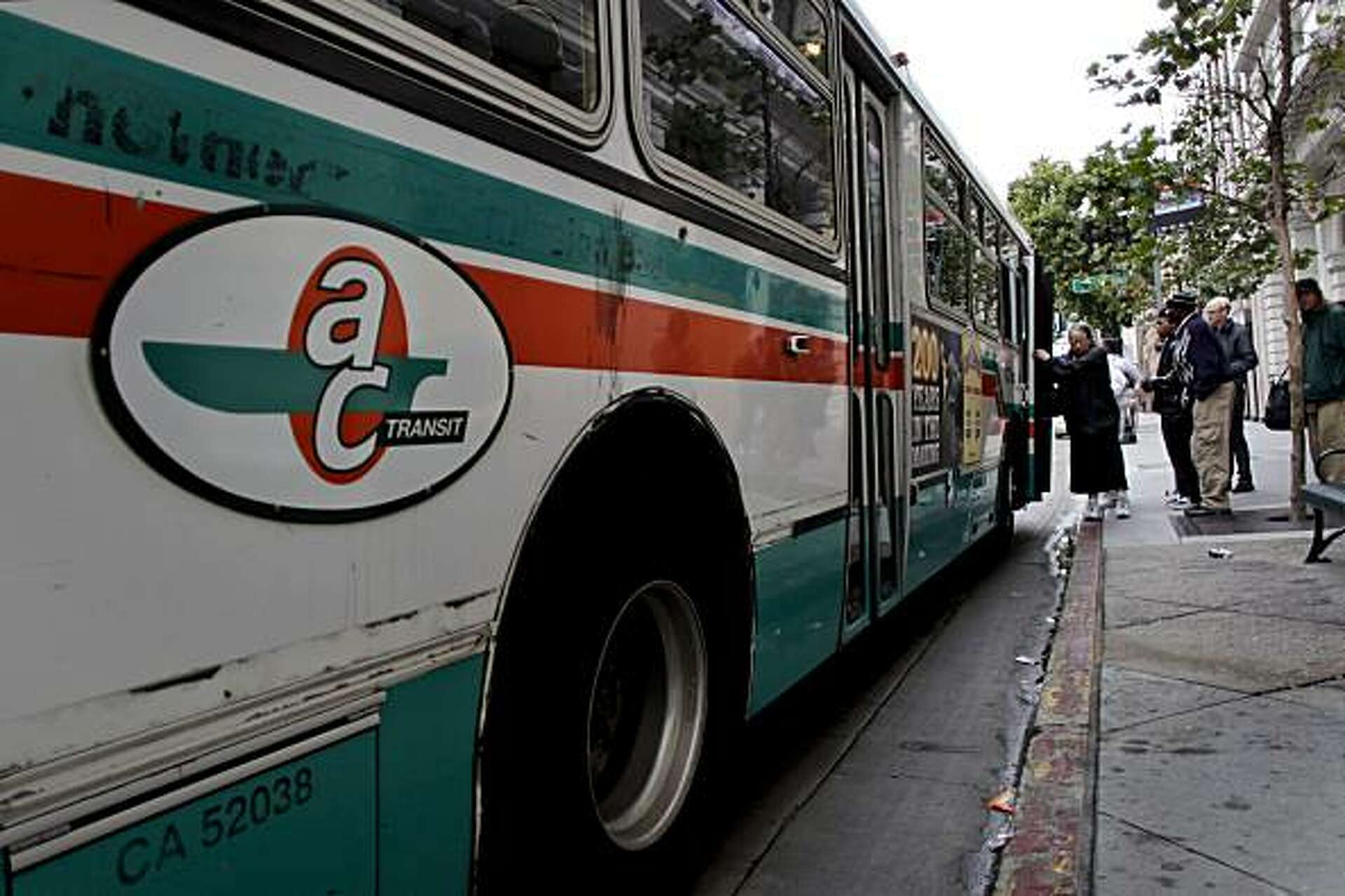 AC Transit pushes severe service cuts