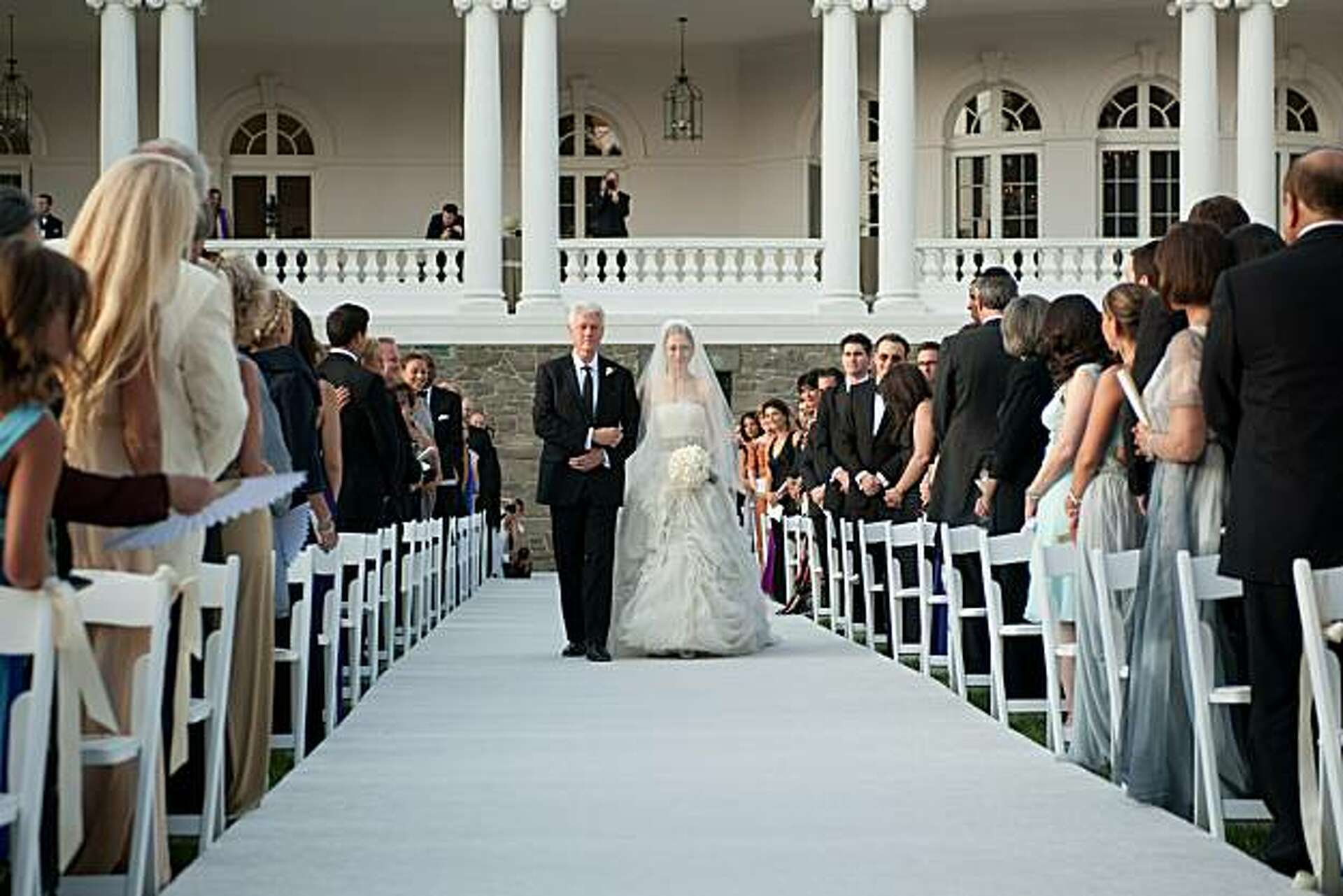 High society, security for Clinton wedding, image size:1920x1281