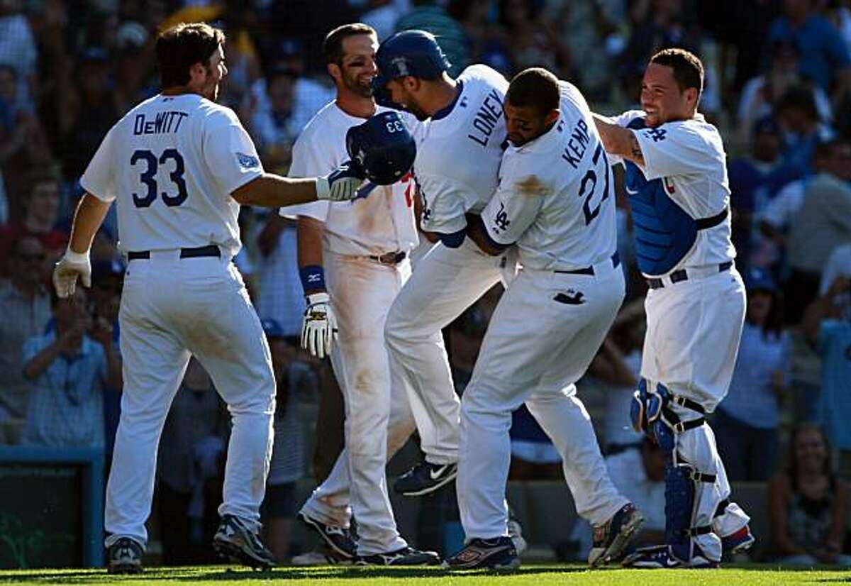 Matt Kemp gives Dodgers huge walk-off win