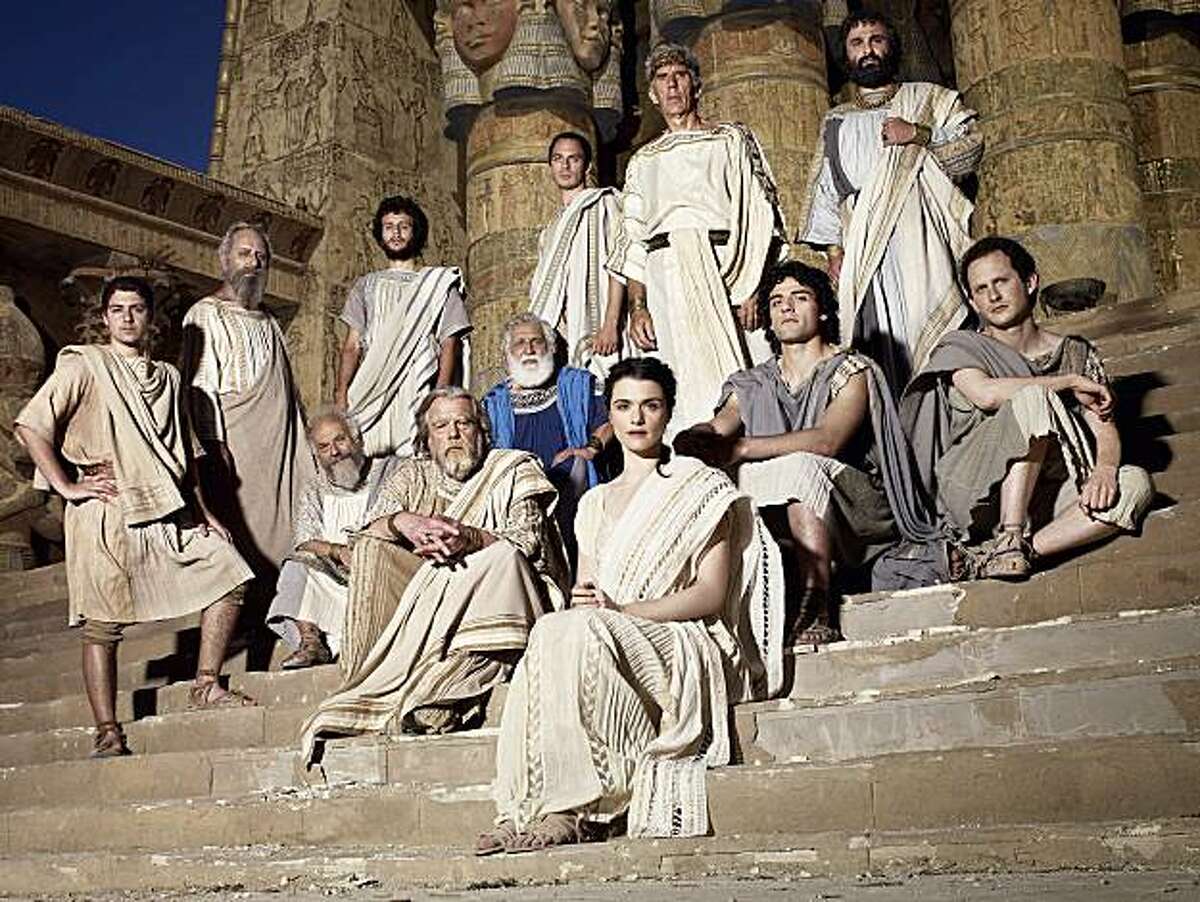 rachel-weisz-is-astronomer-hypatia-in-agora