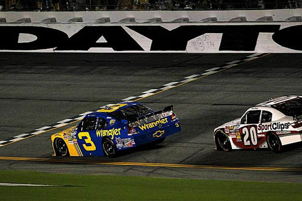 Earnhardt ends 2-year drought