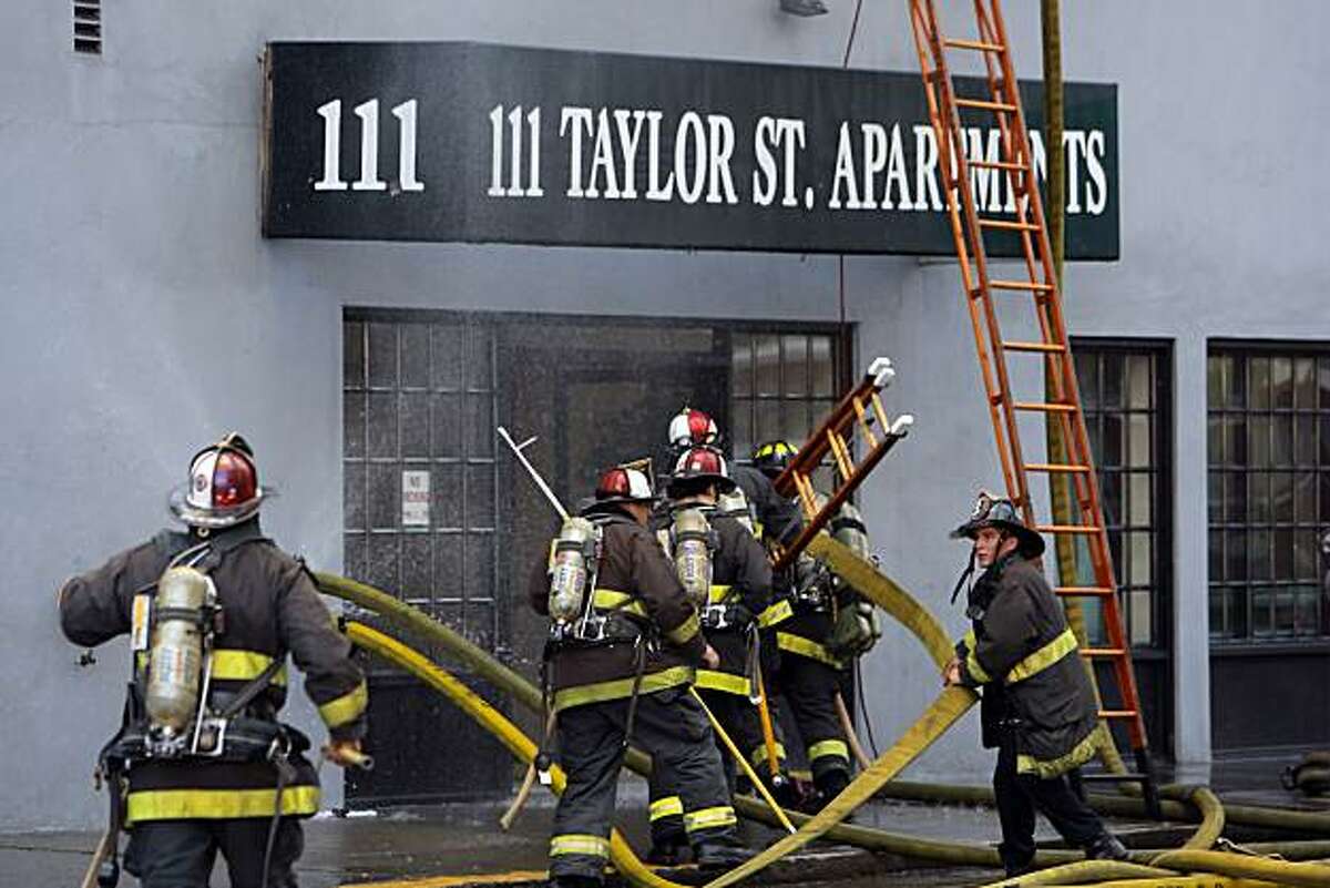 Tenderloin fire sends smoke over downtown