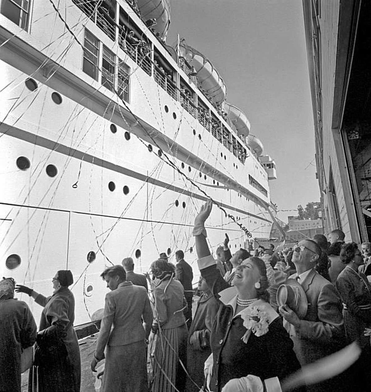 Fred Lyon's photos of old San Francisco in show