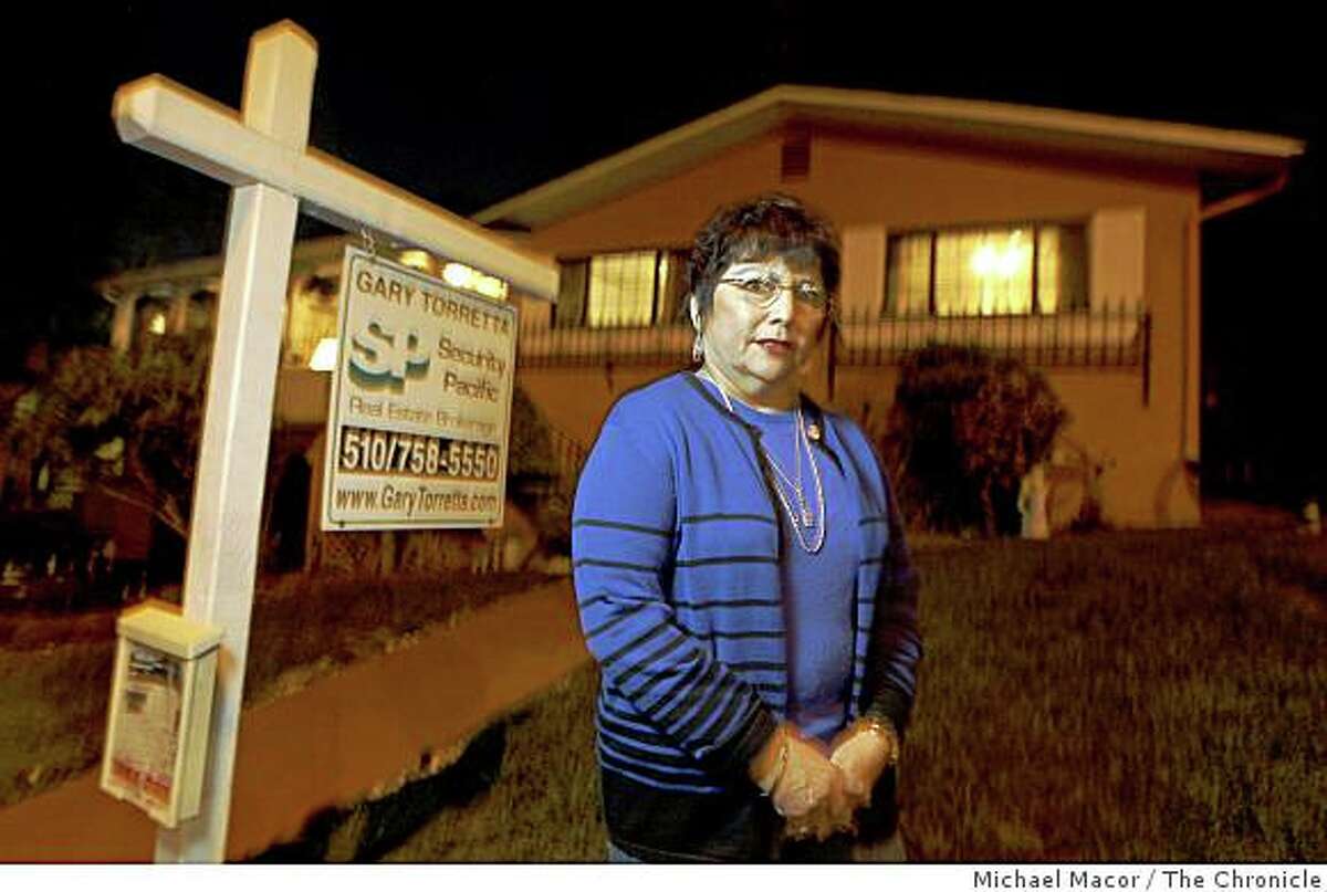 Vicki Bartell on Friday Nov. 7, 2008 outside her Richmond, Calif. home, which she has had up for sale since mid 2006.