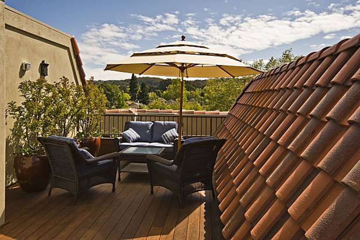 Penthouse condo in Burlingame