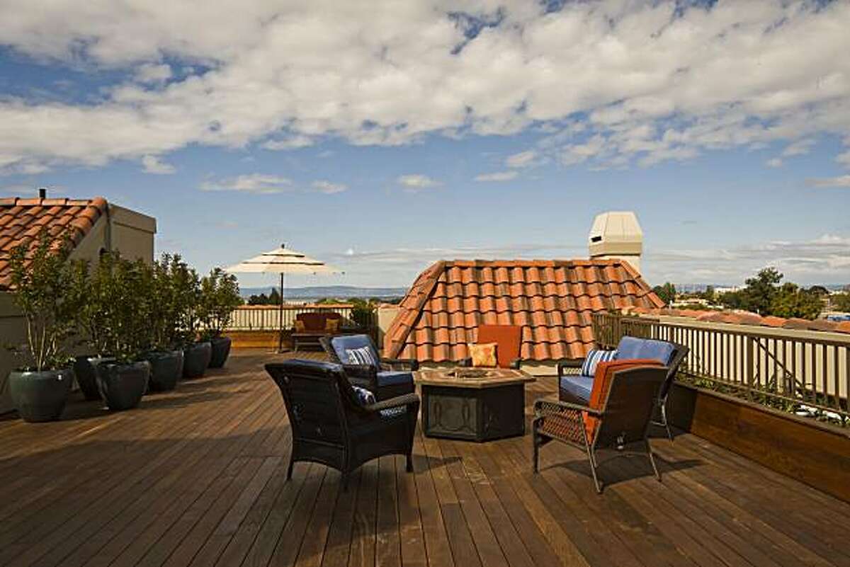Penthouse condo in Burlingame