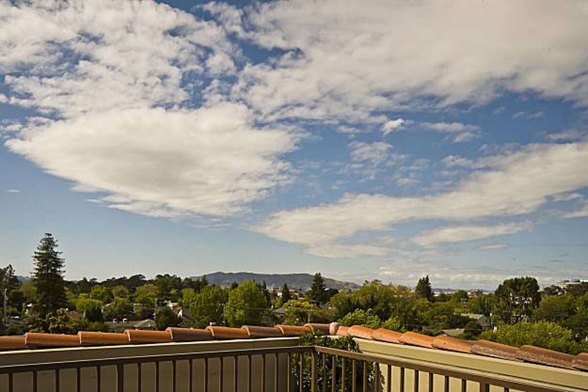 Penthouse condo in Burlingame