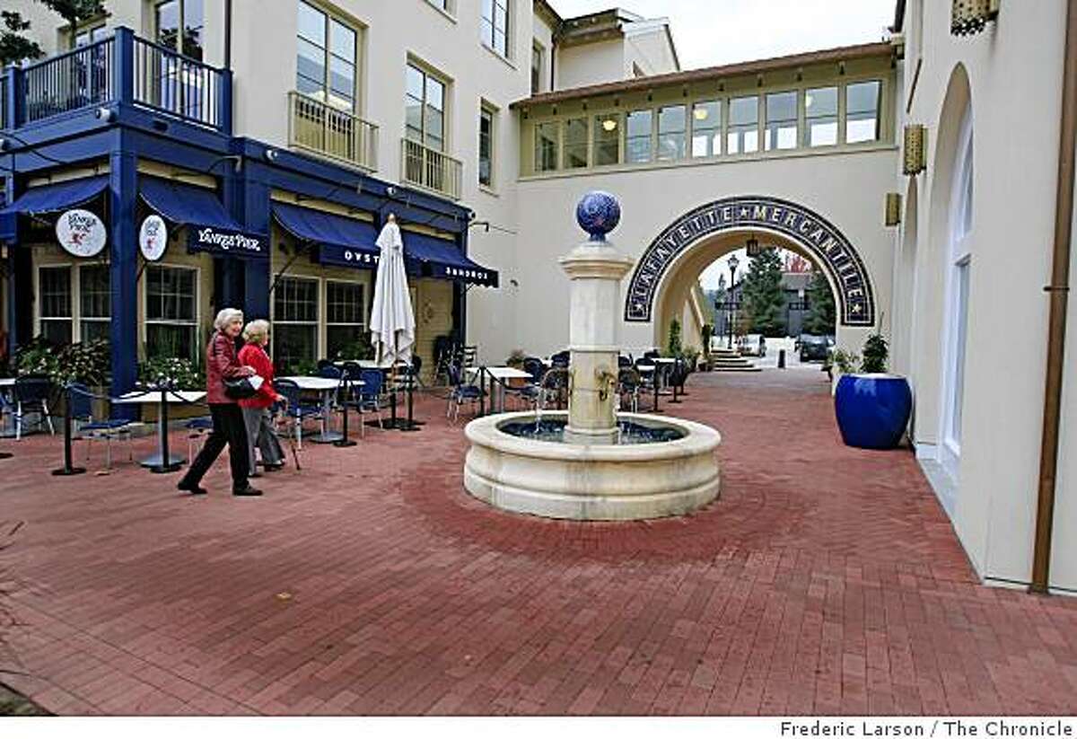 The restaurant Yankee Pier is located on Mount Diablo Boulevard, Lafayette Calif. on taken Wednesday October 30, 2008.