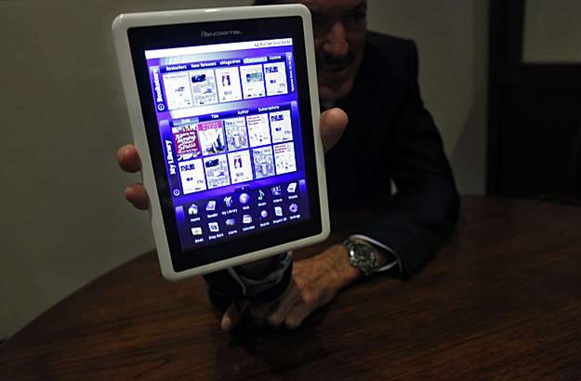 First look at Pandigital's 9\, image size:1920x1260