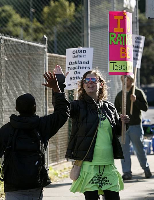 Oakland teachers strike ends after 1 day
