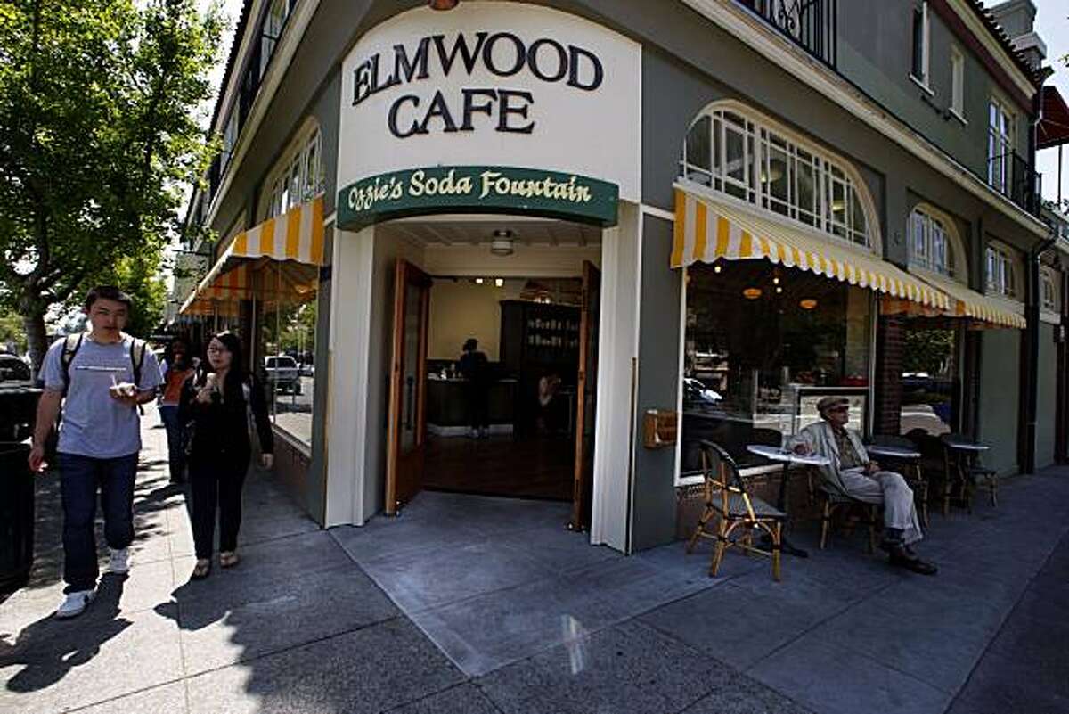 Ozzie's is reborn as Elmwood Cafe