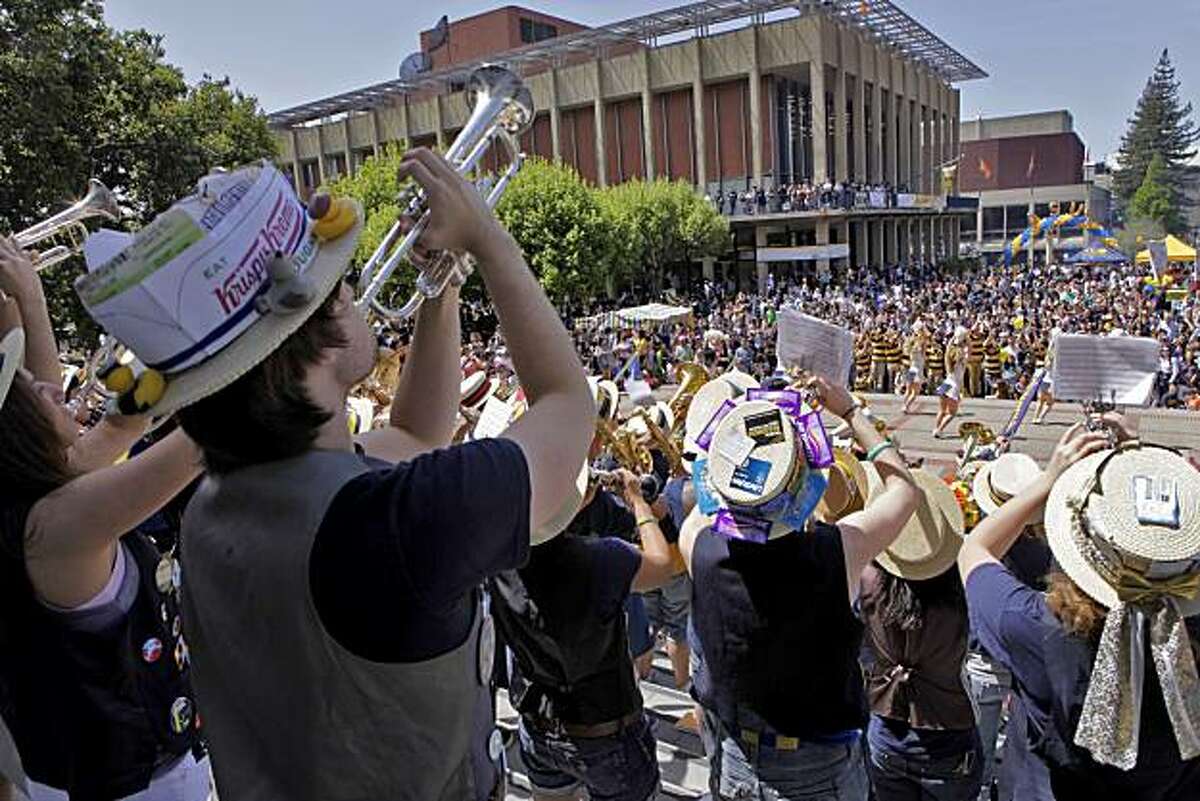 UC Berkeley open house draws thousands