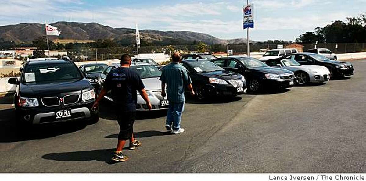 Economy forcing more car dealers to close