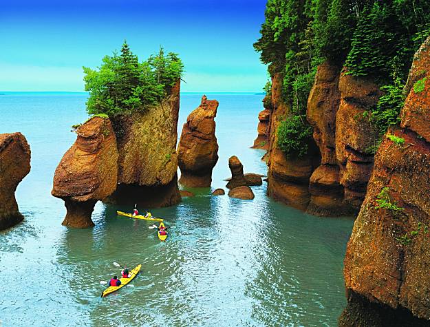 Invertir cae a lo largo del Río San Juan, en San Juan, la Bahía de Fundy,  Fundy unidad costera, la Highway 1, New Brunswick, Canadá Fotografía de  stock - Alamy