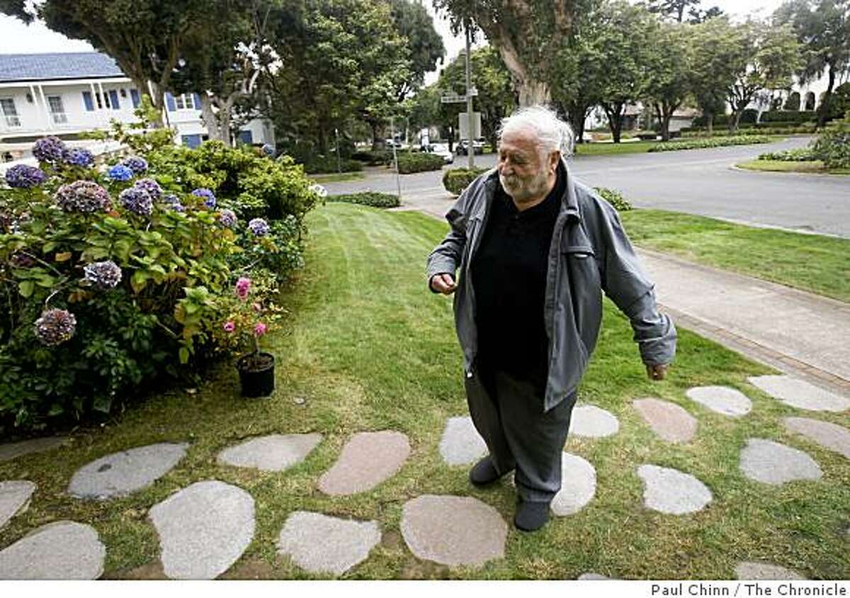 Edward Aslanian walks to his home in the Saint Francis Woods neighborhood in San Francisco, Calif., on Thursday, Sept. 11, 2008. A political consultant finds that the precinct where Aslanian lives is the most conservative voting block in the city.