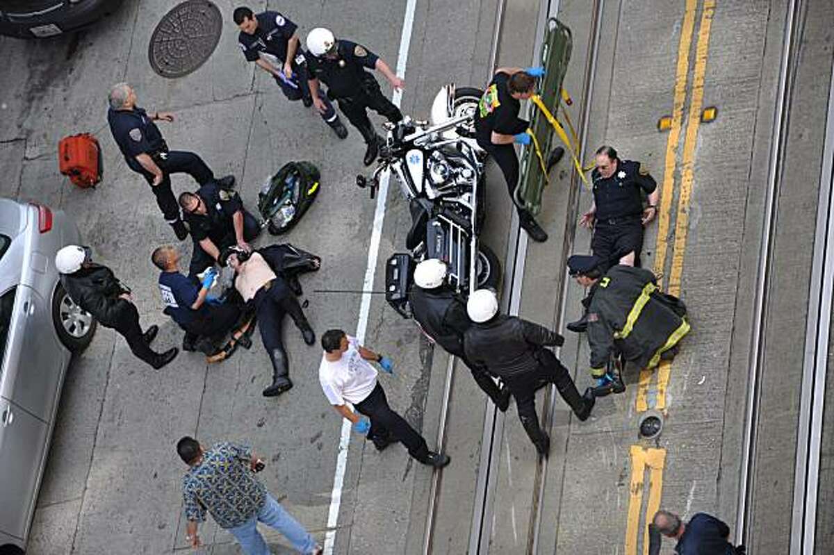 Two S.F. motorcycle officers hurt in crash