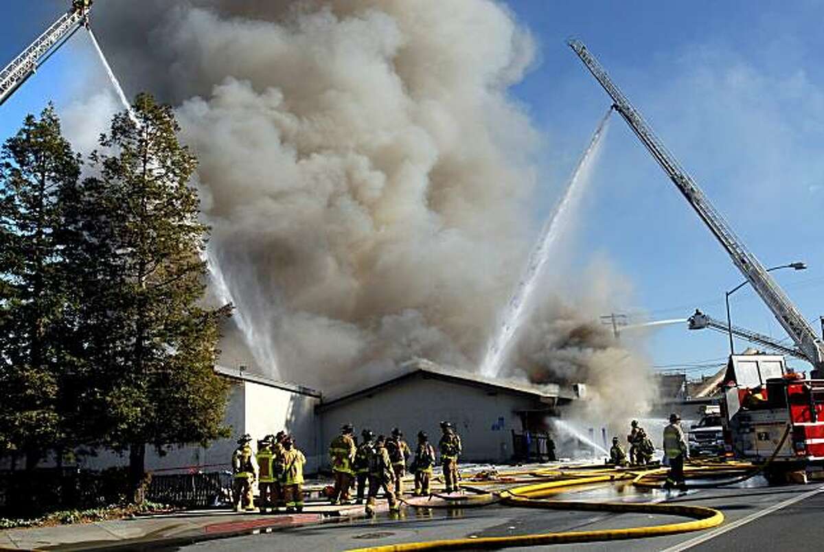 Explosion, fire hit Walnut Creek lumber yard