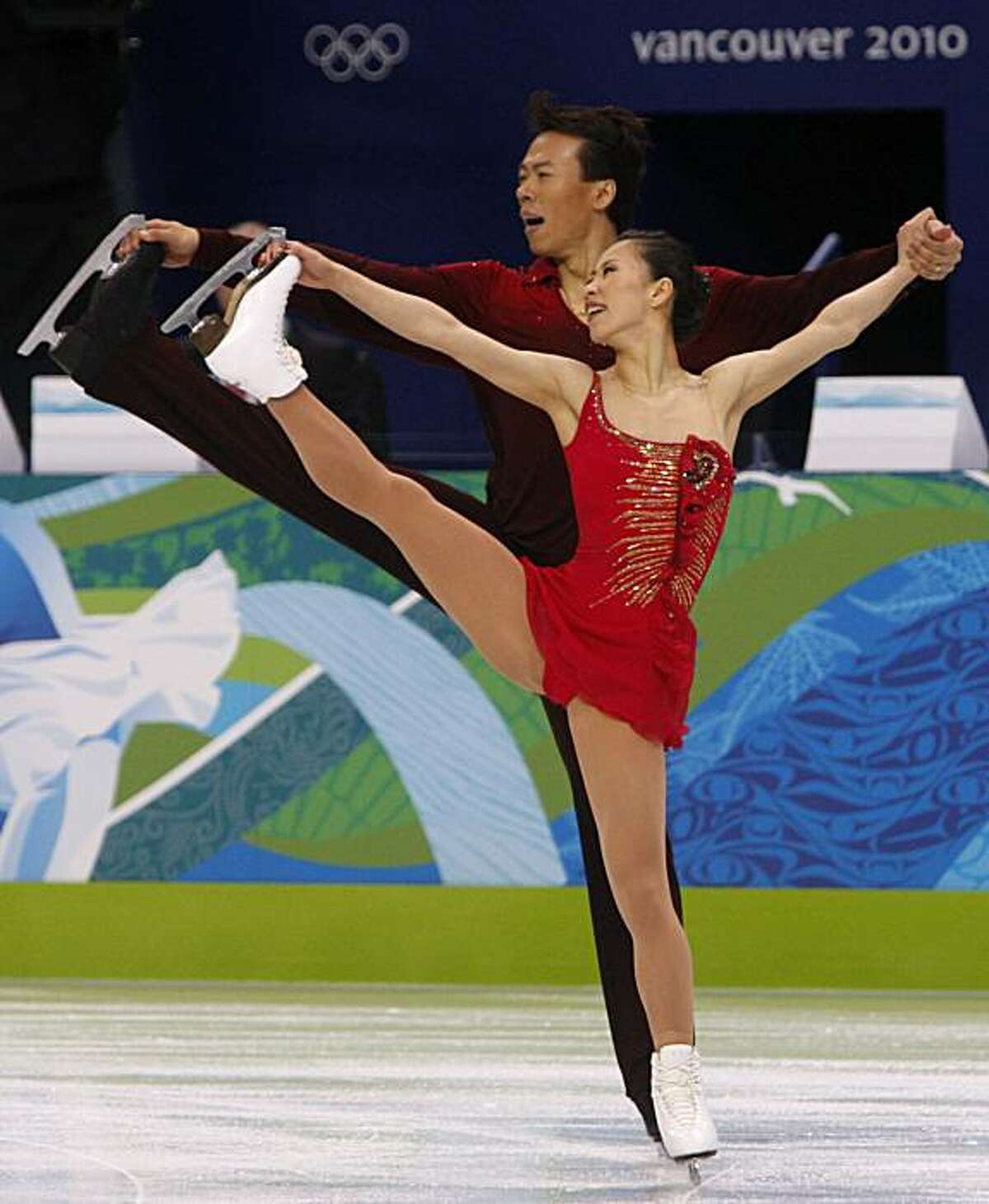 Chinese Pair Wins Skating Gold At Last 7435