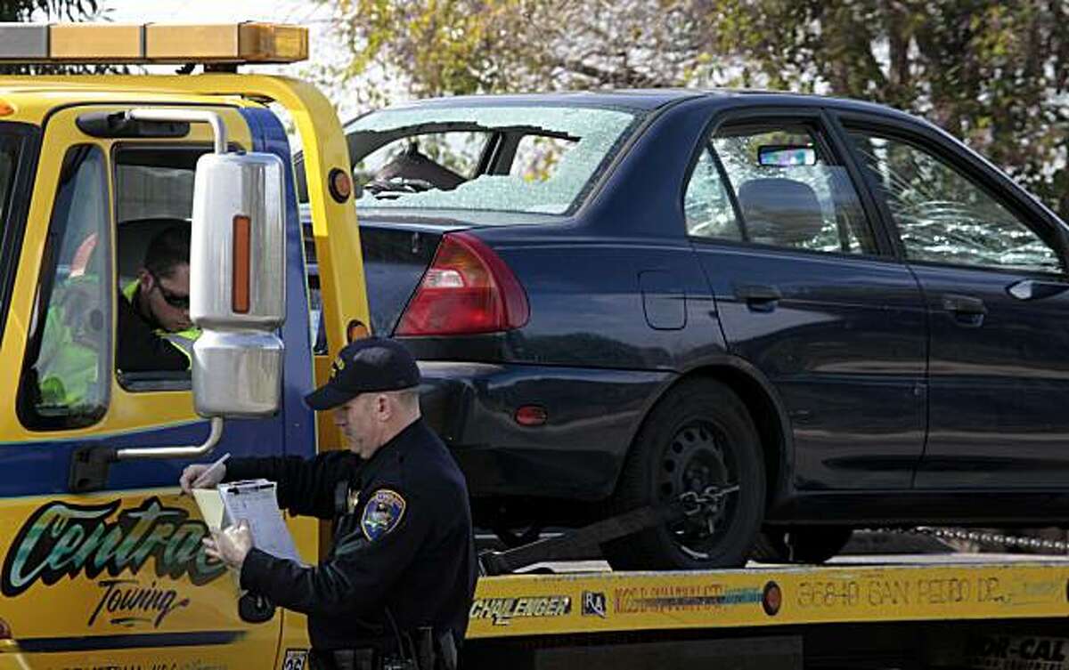 2 found slain at Hayward carauction lot