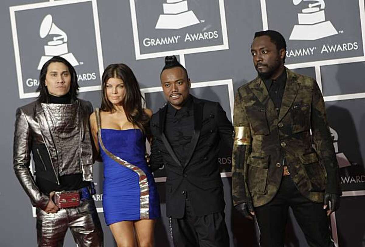 Beyoncé wins 6 Grammys a women's record