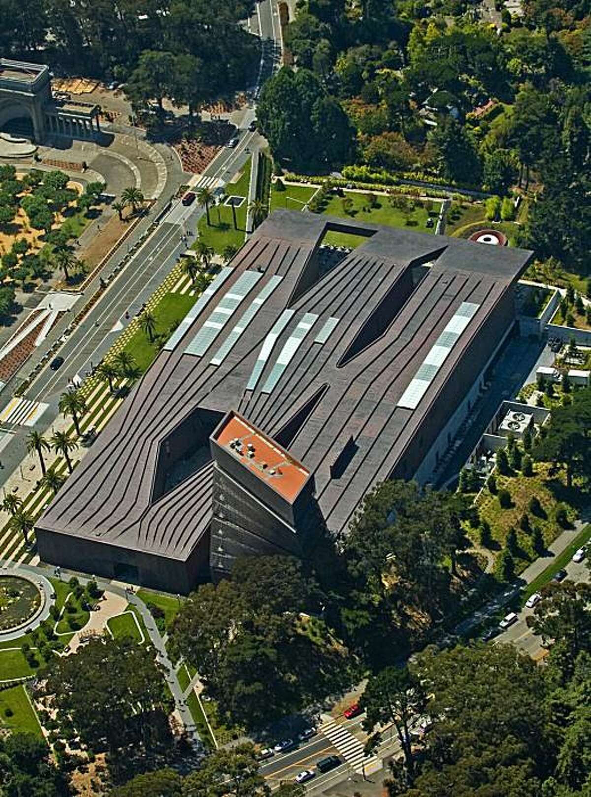 The Swiss firm Herzog & de Meuron, winners of the Pritzker Prize, designed the new de Young Museum.