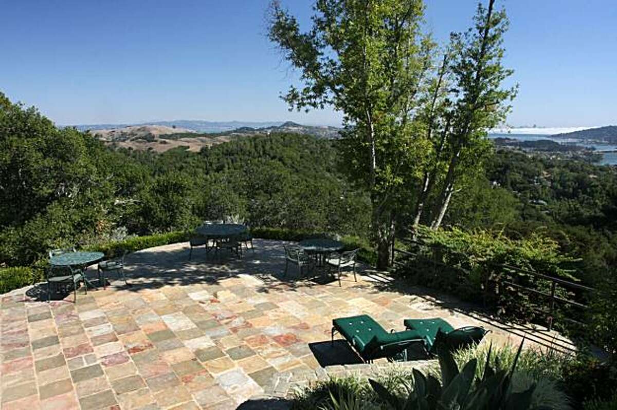 The Walk-Through: 1 Via Vandyke, Mill Valley