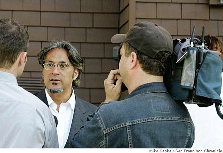 murder079_mk.JPG San Francisco Supervisor Ross Mirkarimi talks to the media about yet another murder in his district as San Francisco Police Officers investigate a shooting that killed Antoine "Slim" Green on McAllister Street near Webster Street in San Francisco, CA on Friday June 2, 2006. Mike Kepka / The Chronicle Photo: Mike Kepka, San Francisco Chronicle