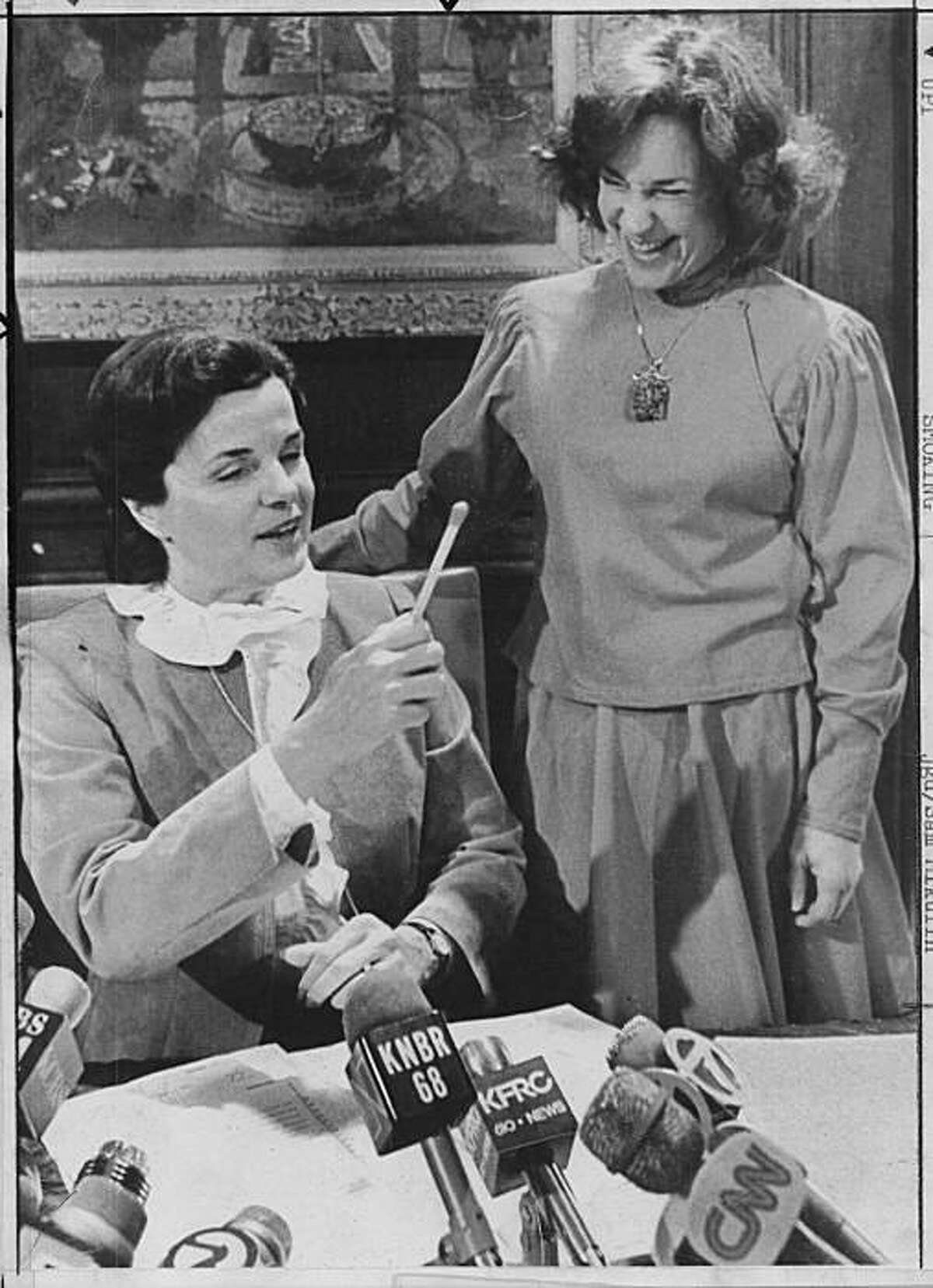 wayback01.jpg Mayor Dianne Feinstein with the pen she used to sign San Francisco's anti-smoking regulations into law in 1983; with her is Supervisor Wendy Nelder.