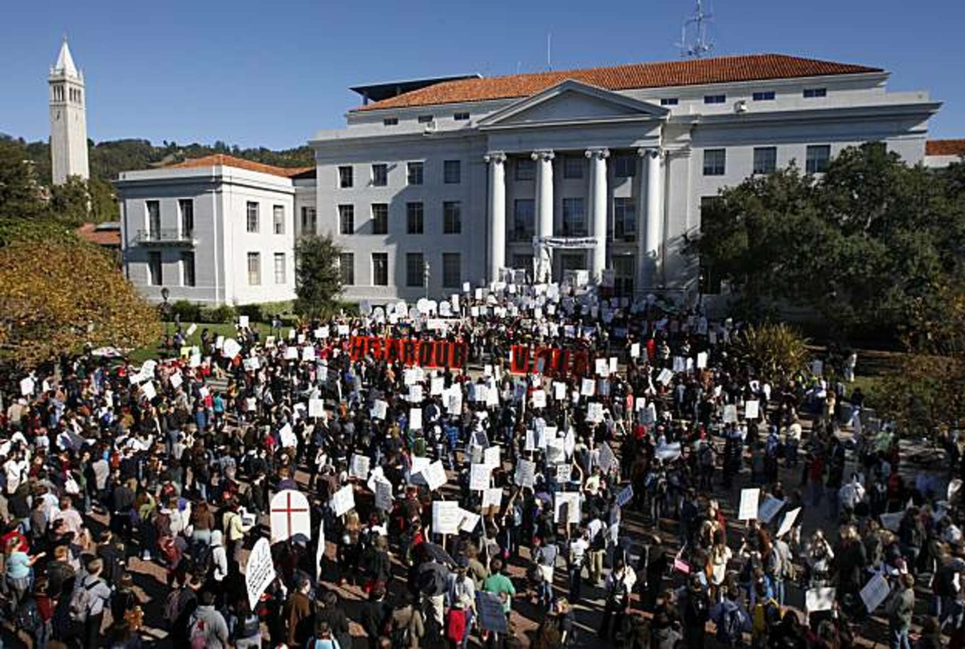 Rage at UC fee hike in L.A., Berkeley protests
