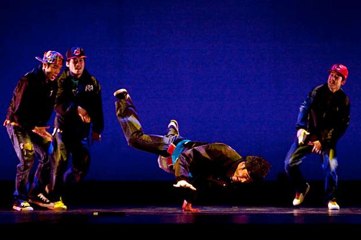 Hip-hop dancers heat up the night
