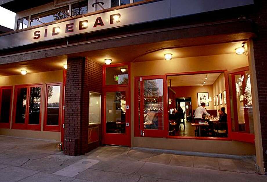 Sidebar Oakland Sfgate Sidebar Is Located Right Across The Street From Lake Merritt A Restaurant Near