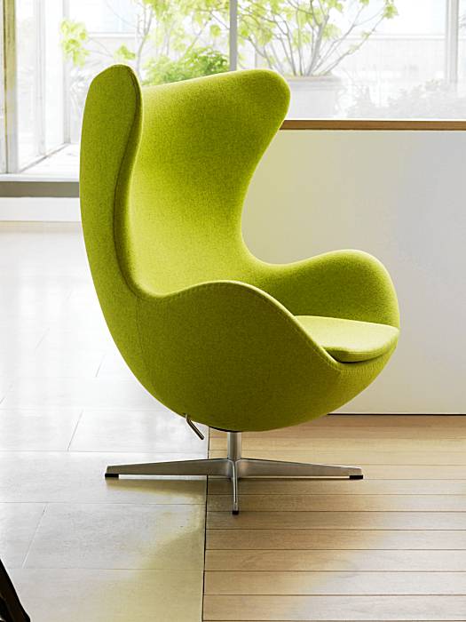 100 favorite chairs in Judith Miller book