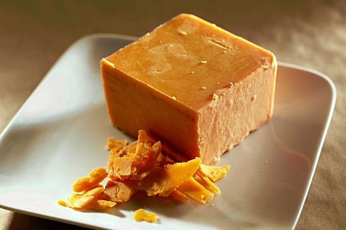 Hook's cheddar utterly smooth with slight bite