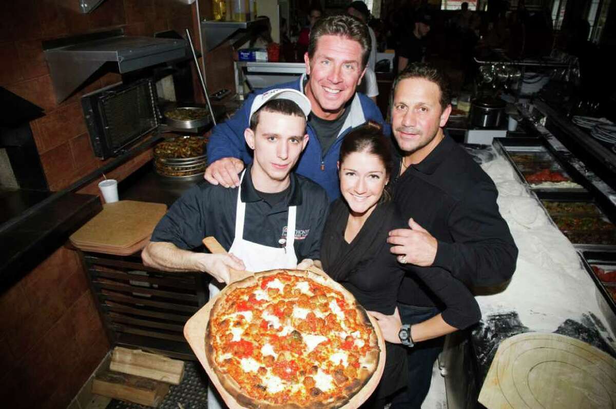 Pizza chain that counts Dolphins' Dan Marino as a partner opens in Darien